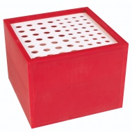 PlayBox: Škatla za shranjevanje čopičev s 64 mesti, velikosti 13x13x10 cm.