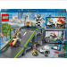 LEGO® City: Brez meja: Dirkalna steza z rampami (60460)